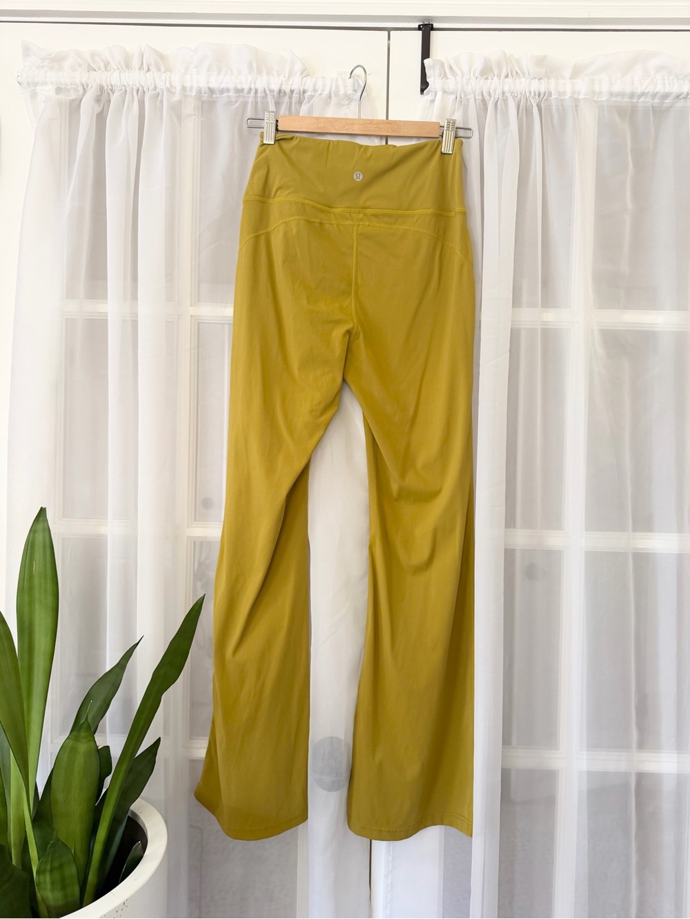 Lululemon Chartreuse Groove Super High-Rise Flare Pant Leggings size 8 - Picture 7 of 10